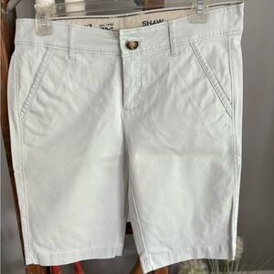 Women’s Light tan Shorts size 4 from Eddie Bauer